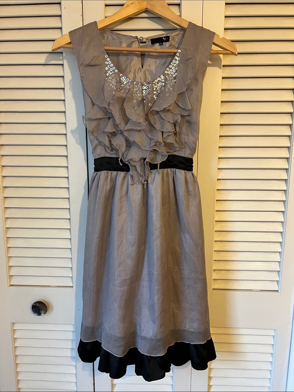 Super fun Ryu Dress with sequins and a tie!